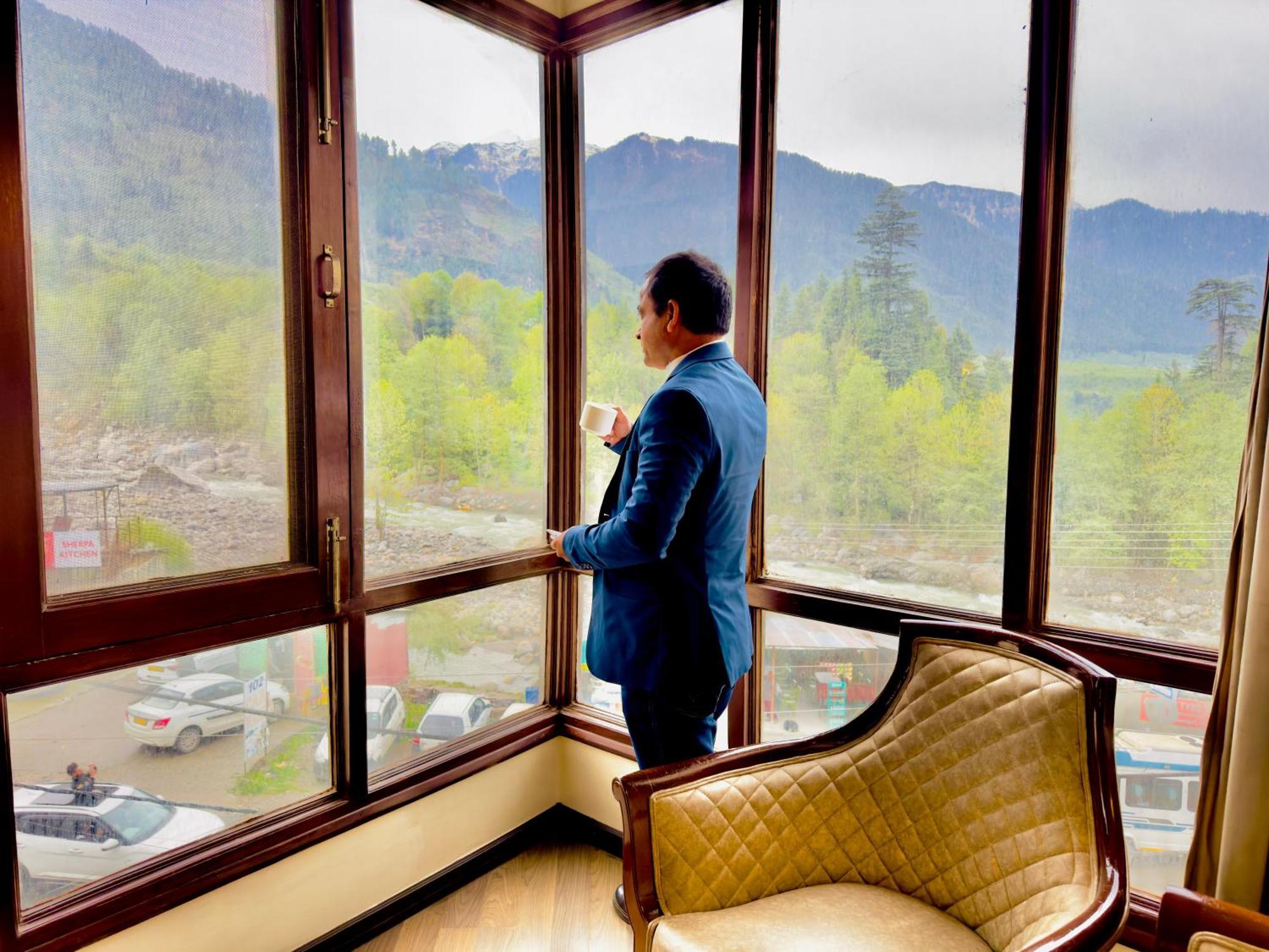 The Grand - A River And Mountain View Resort, #private Parking #gym Manali (Himachal Pradesh)