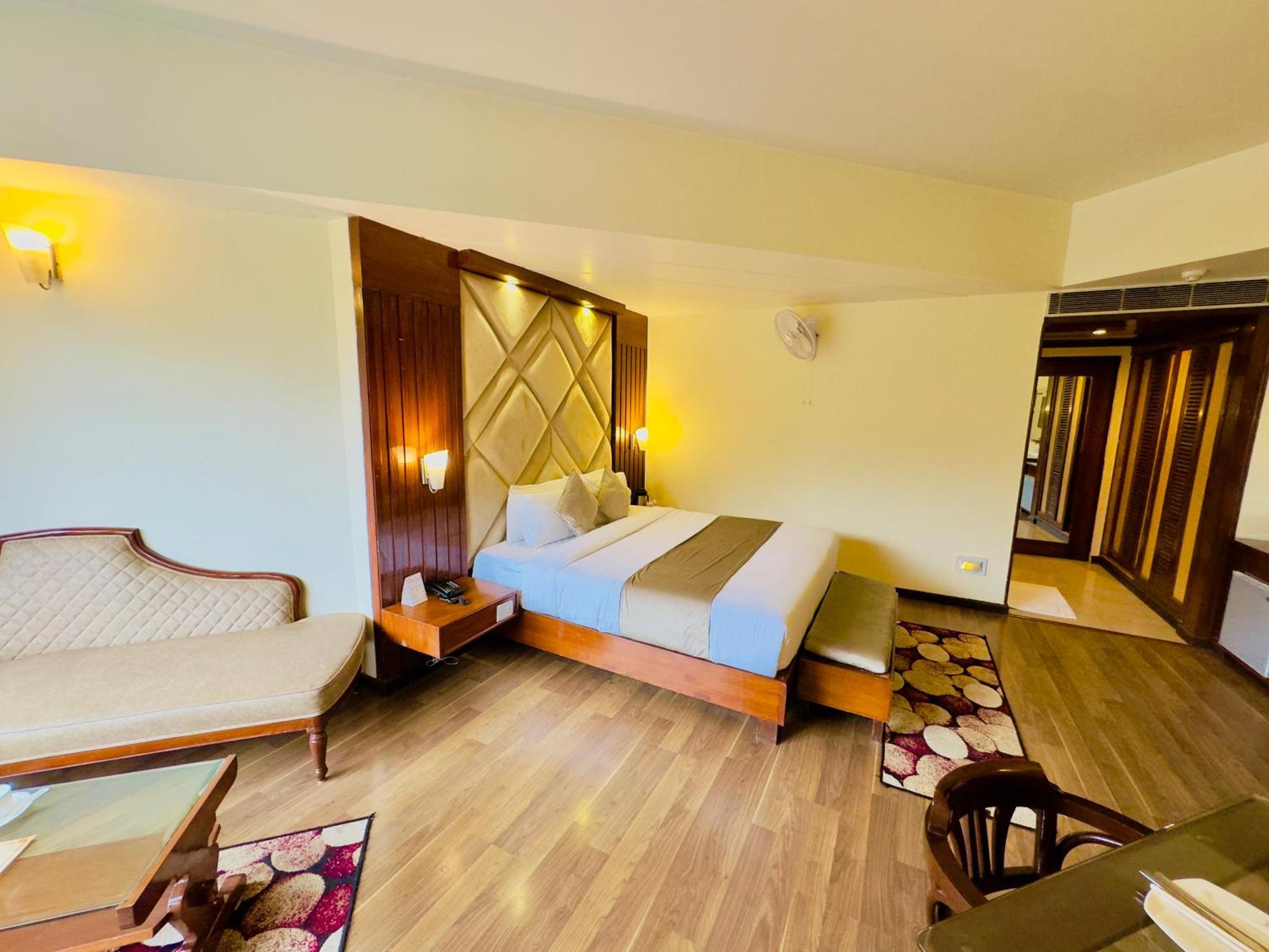 The Grand - A River And Mountain View Resort, #private Parking #gym Manali (Himachal Pradesh)
