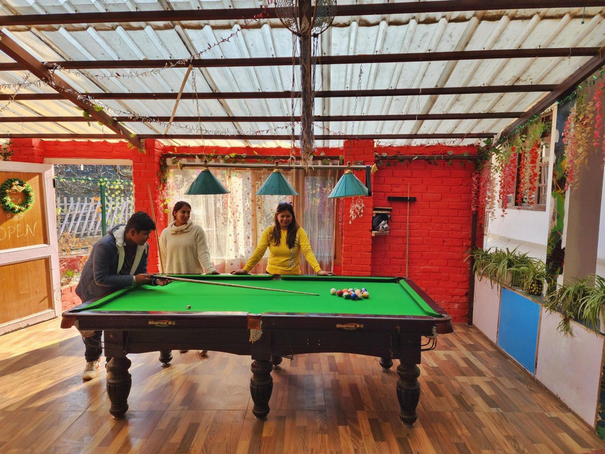 Page 3 - A Riverside And Bar 3* Manali (Himachal Pradesh)