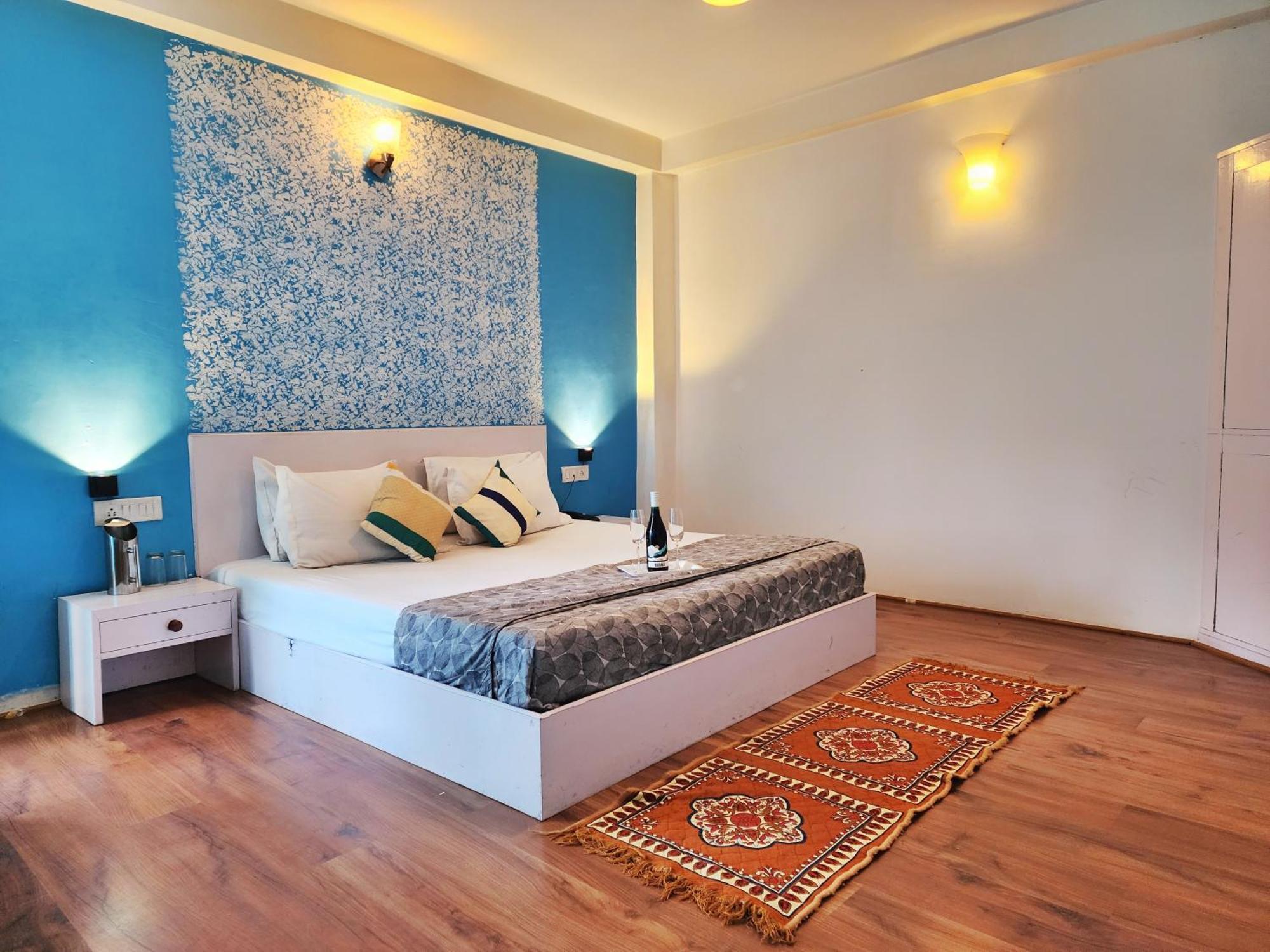 Page 3 - A Riverside And Bar Hotel Manali (Himachal Pradesh)