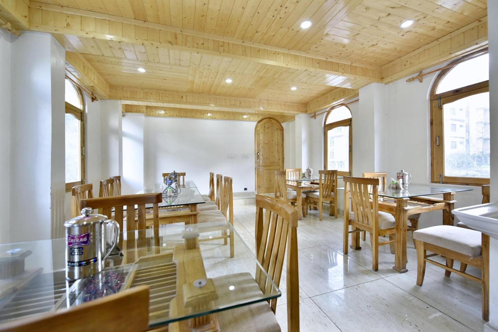 O Breeze Hotel 3*