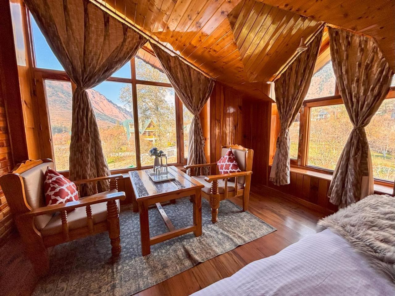 Hotel Manzar A Scenic Retreat 6br In