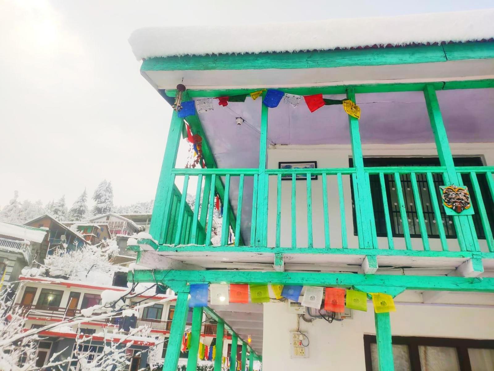 3-bedroom Private Swiss Near Mall Road