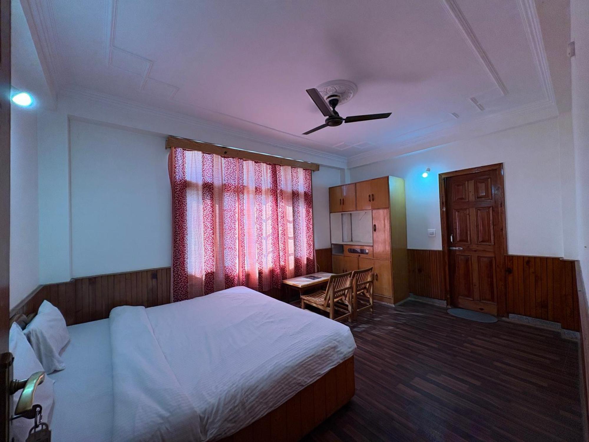 Hotel Moon Blaze - Next To Hadimba Temple 