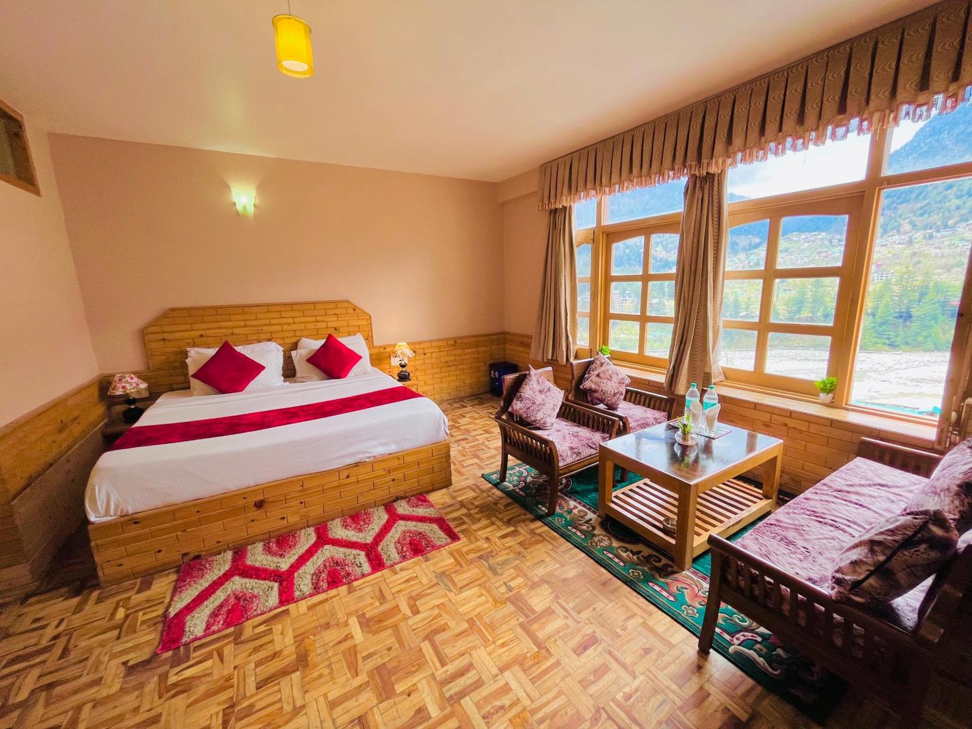 Hollywood - Scenic River & Mountain View With Premium Near Mall Road Manali (Himachal Pradesh)