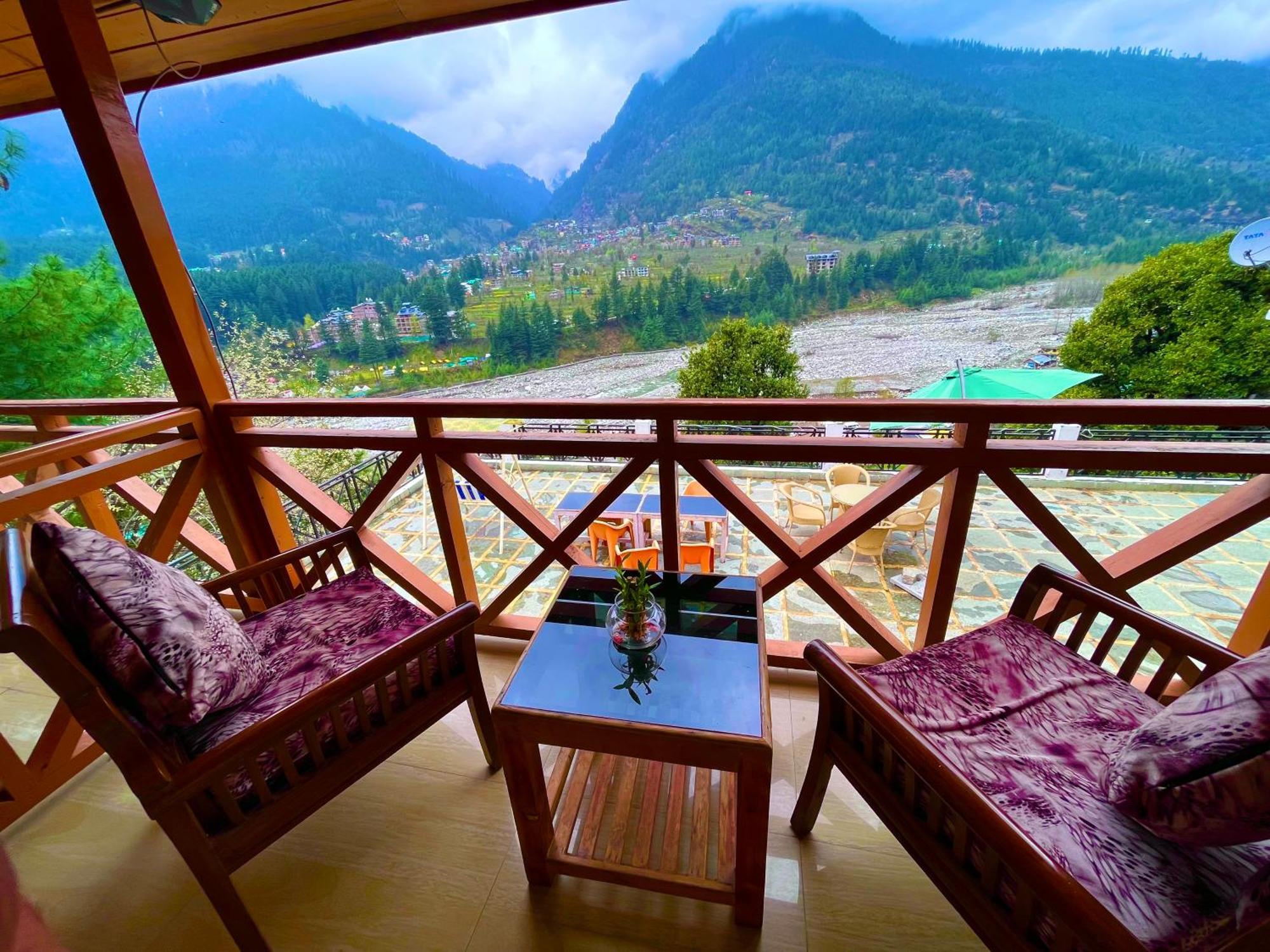 Hollywood - Scenic River & Mountain View With Premium Near Mall Road Manali (Himachal Pradesh)