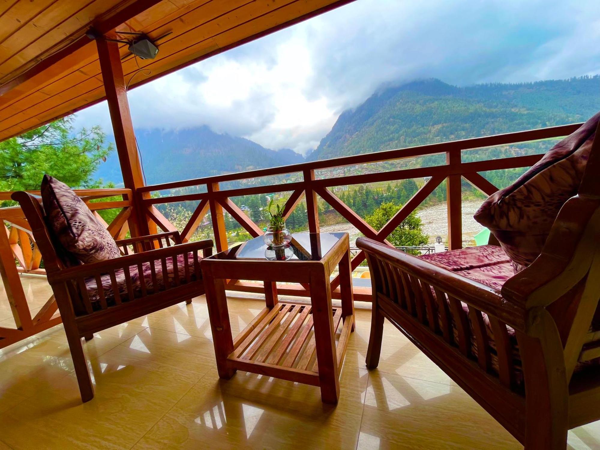Hollywood - Scenic River & Mountain View With Premium Near Mall Road Hotel Manali (Himachal Pradesh)