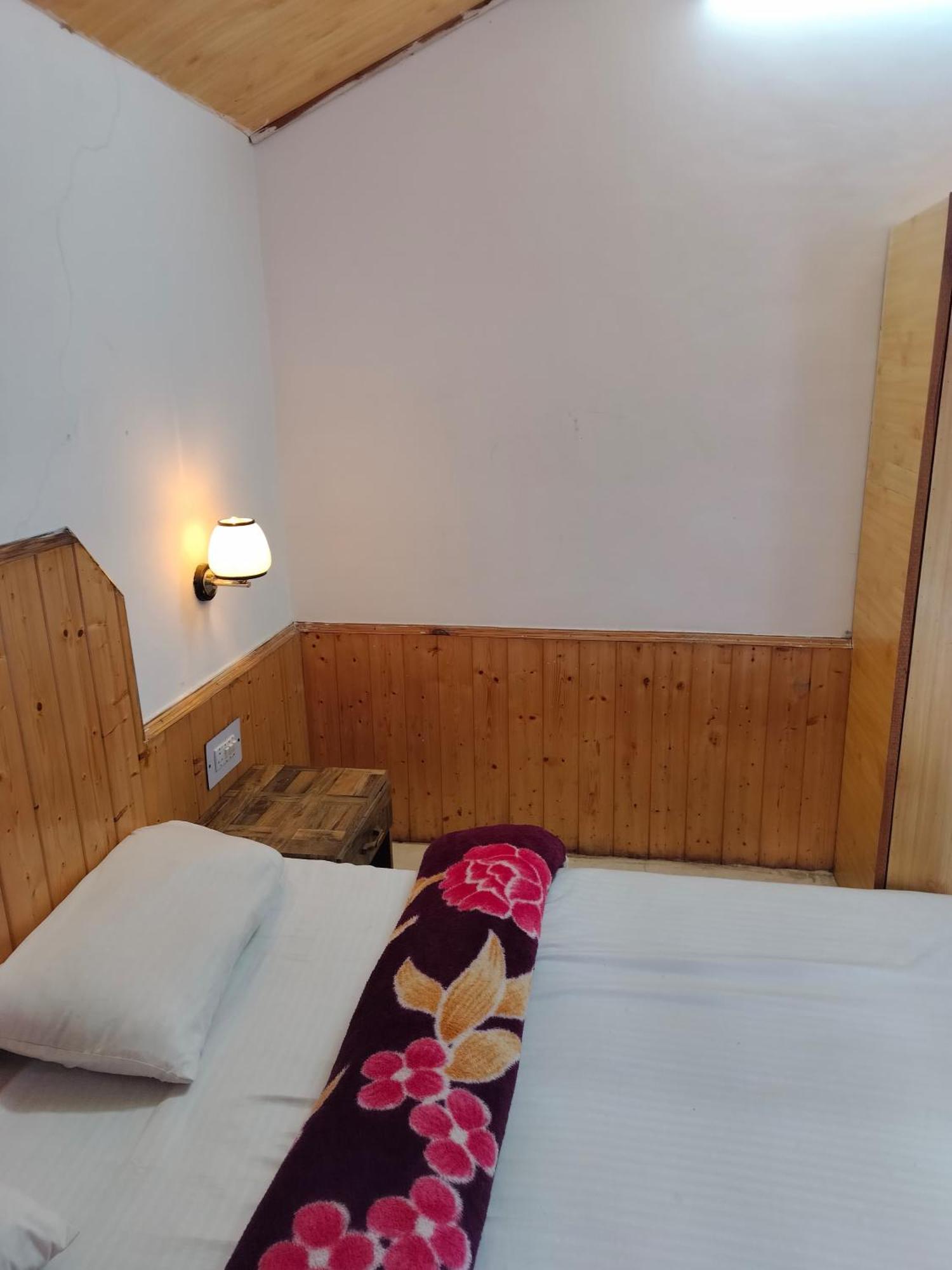Bed & Breakfast Revendels By Nagpals Manali (Himachal Pradesh)