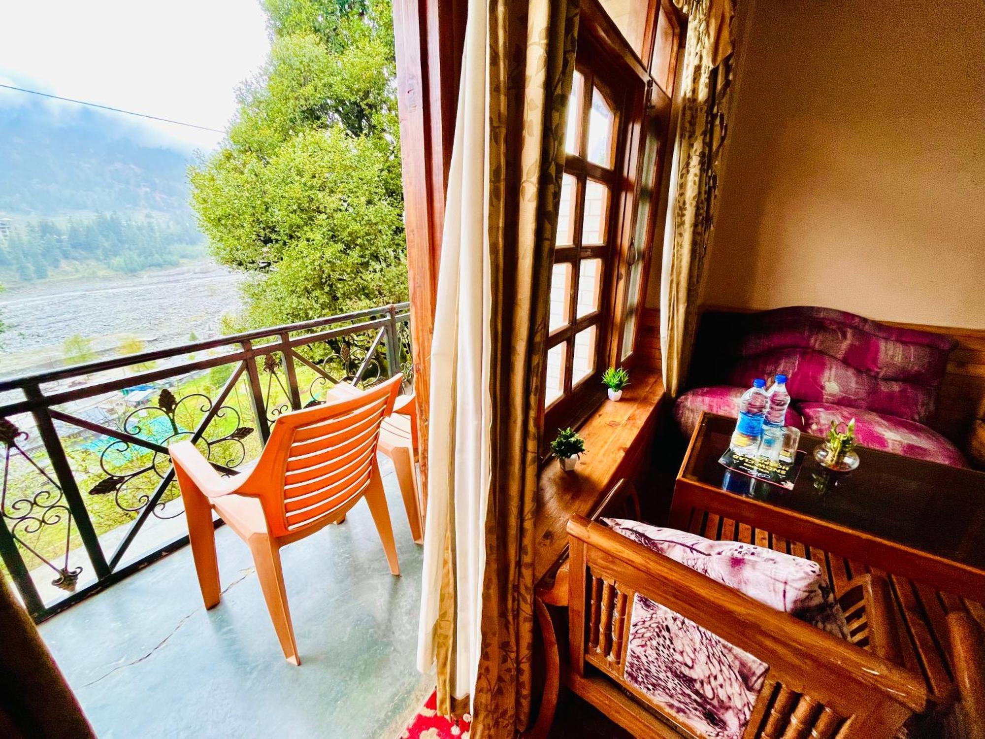 Hotel The Four Season & Resort, - A Blissful View From
