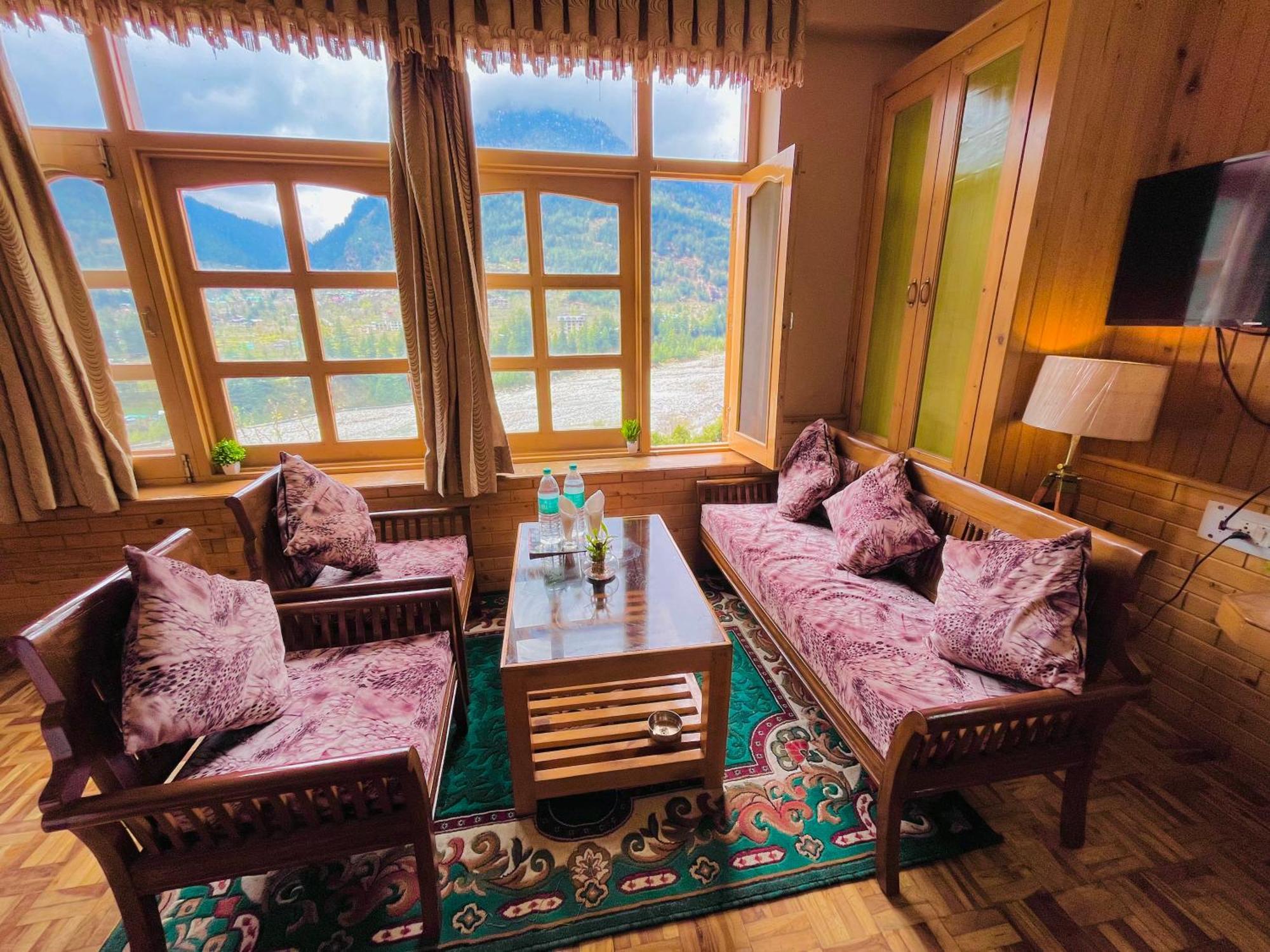 Hotel The Four Season & Resort, - A Blissful View From 4*