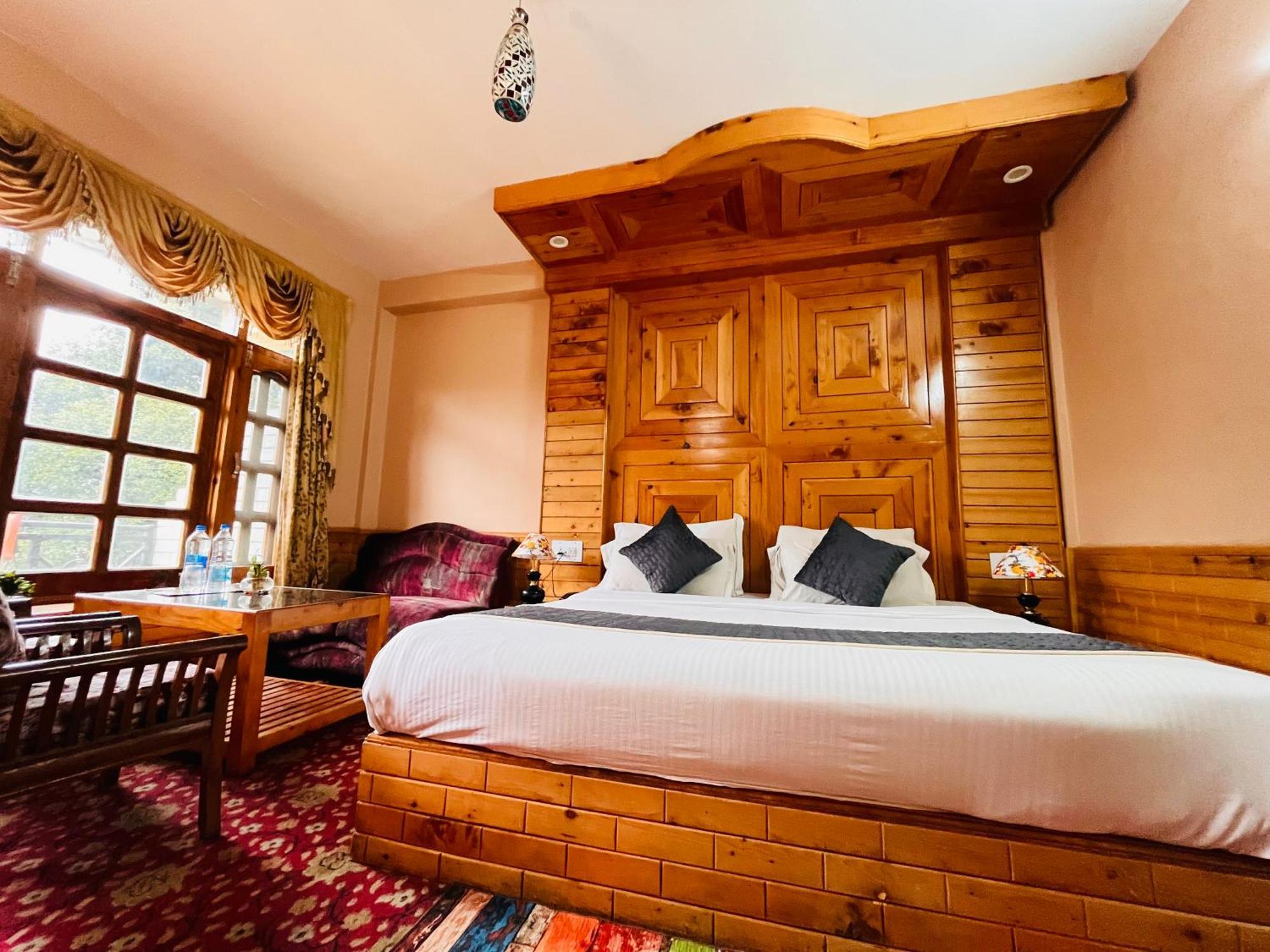 The Four Season & Resort, - A Blissful View From Hotel 4*