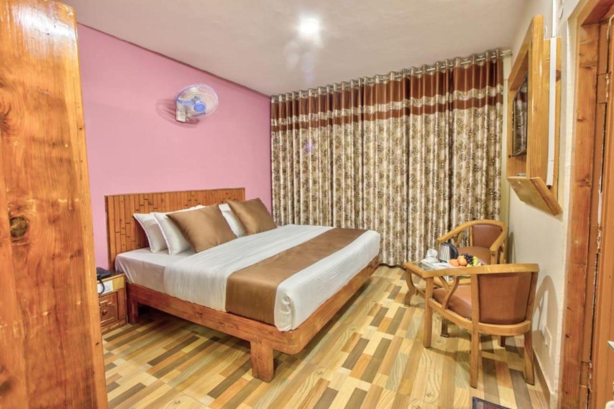 Mall Road S A M I R U P A L A C E Near Temple And Garden Hotel 4*