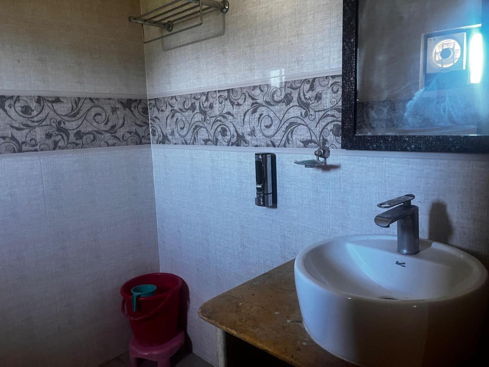 Hotel Gopi Manali (Himachal Pradesh)