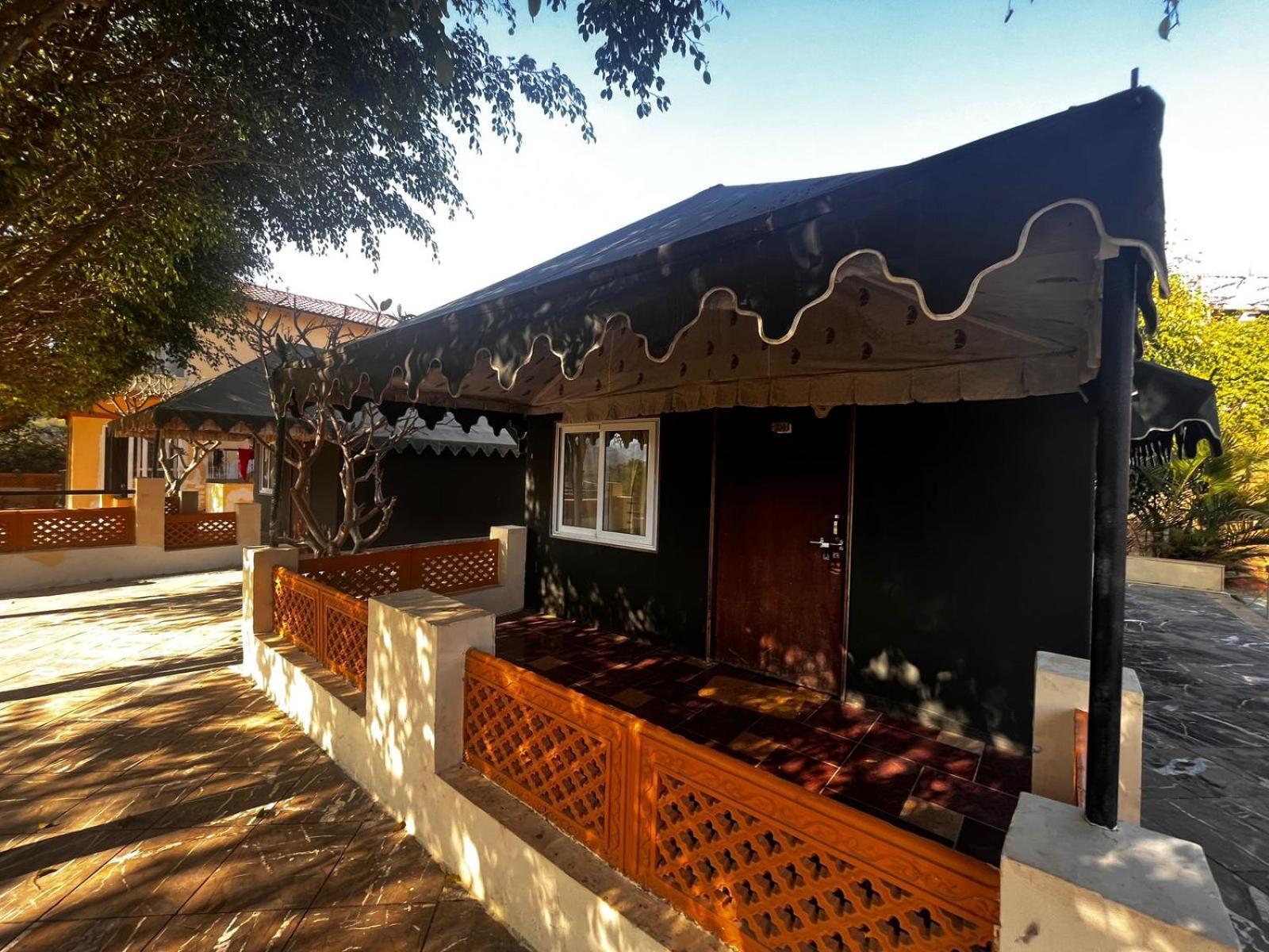 Gopi Hotel