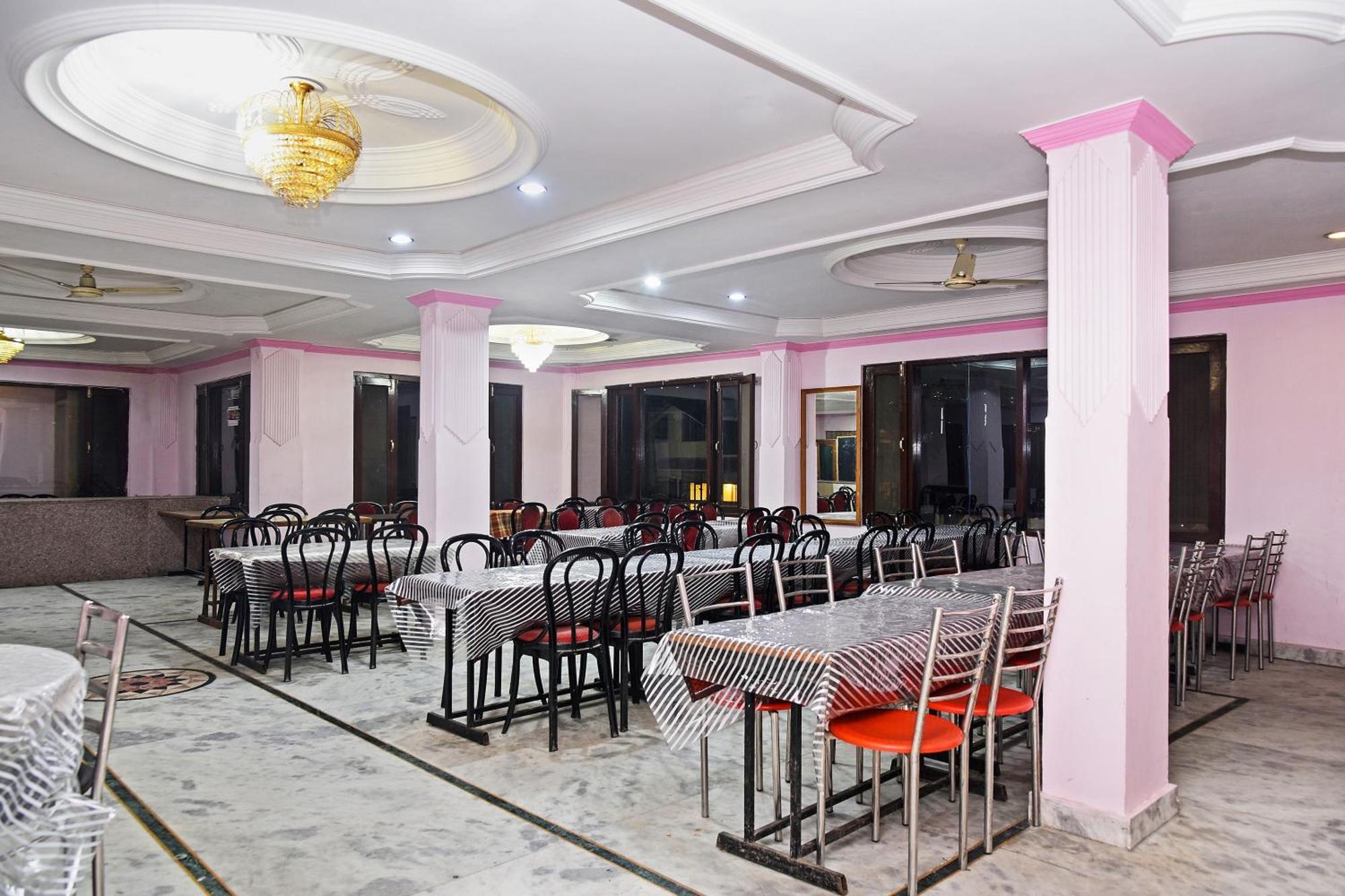 O Sukhsagar Hotel 3*