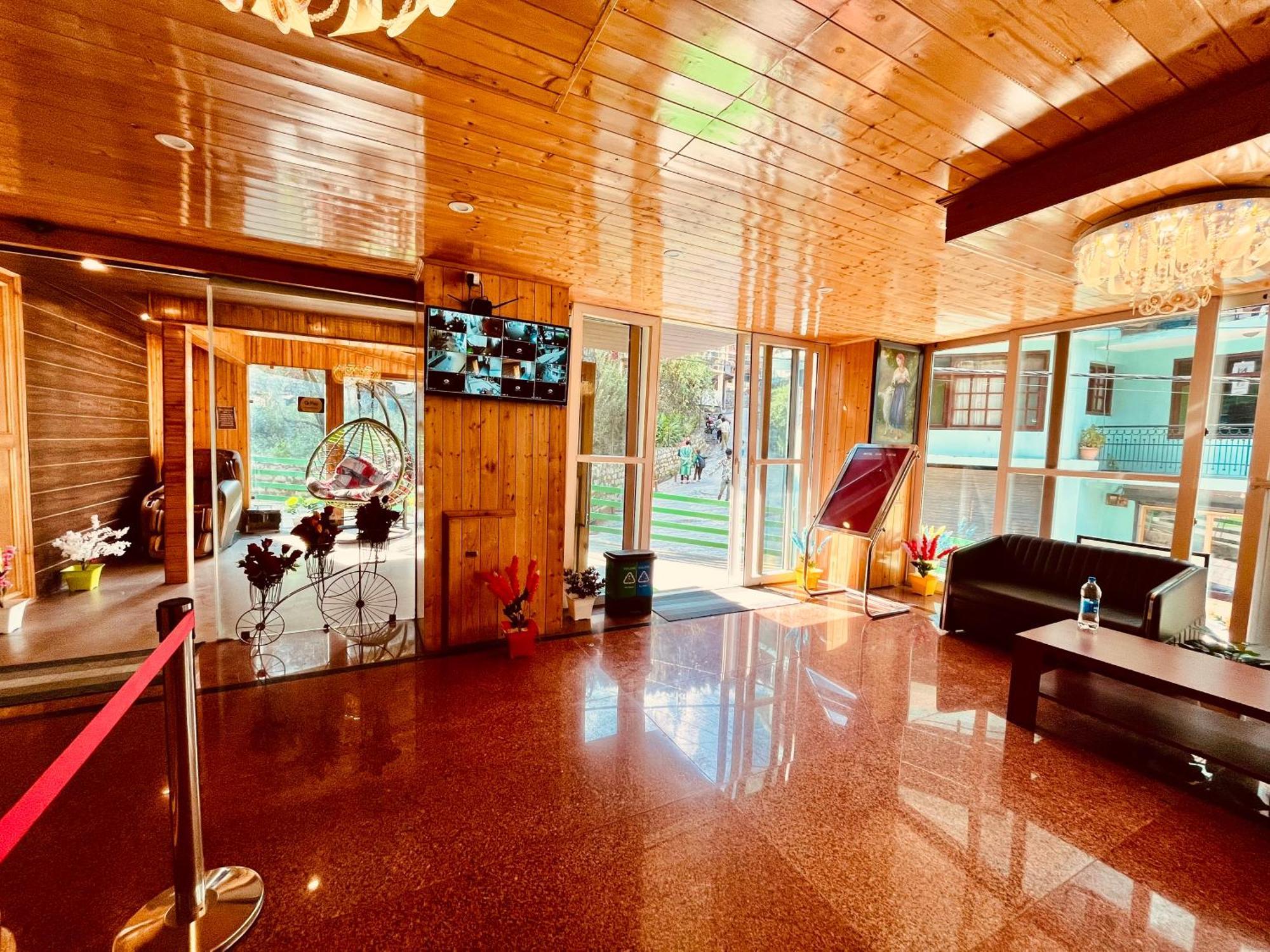 The Vista Legacy Resort, - #near Mall Road #centrally Heated & Air Cooled #big Parking #best Selling #premium #luxury Collection #open Terrace #lift #playing Zone #property Of The Year 4* Manali (Himachal Pradesh)
