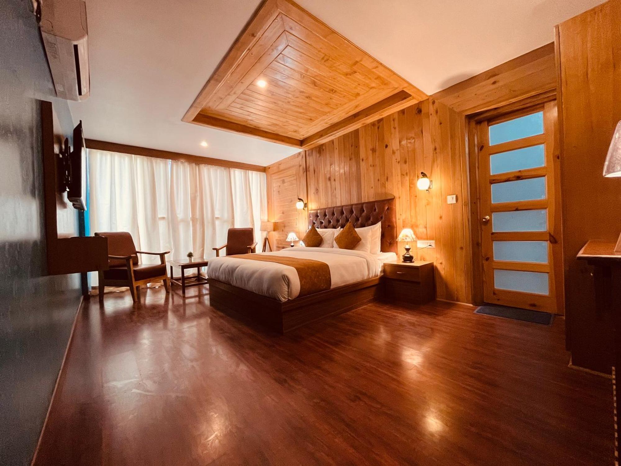 The Vista Legacy Resort, - #near Mall Road #centrally Heated & Air Cooled #big Parking #best Selling #premium #luxury Collection #open Terrace #lift #playing Zone #property Of The Year Hotel Manali (Himachal Pradesh)