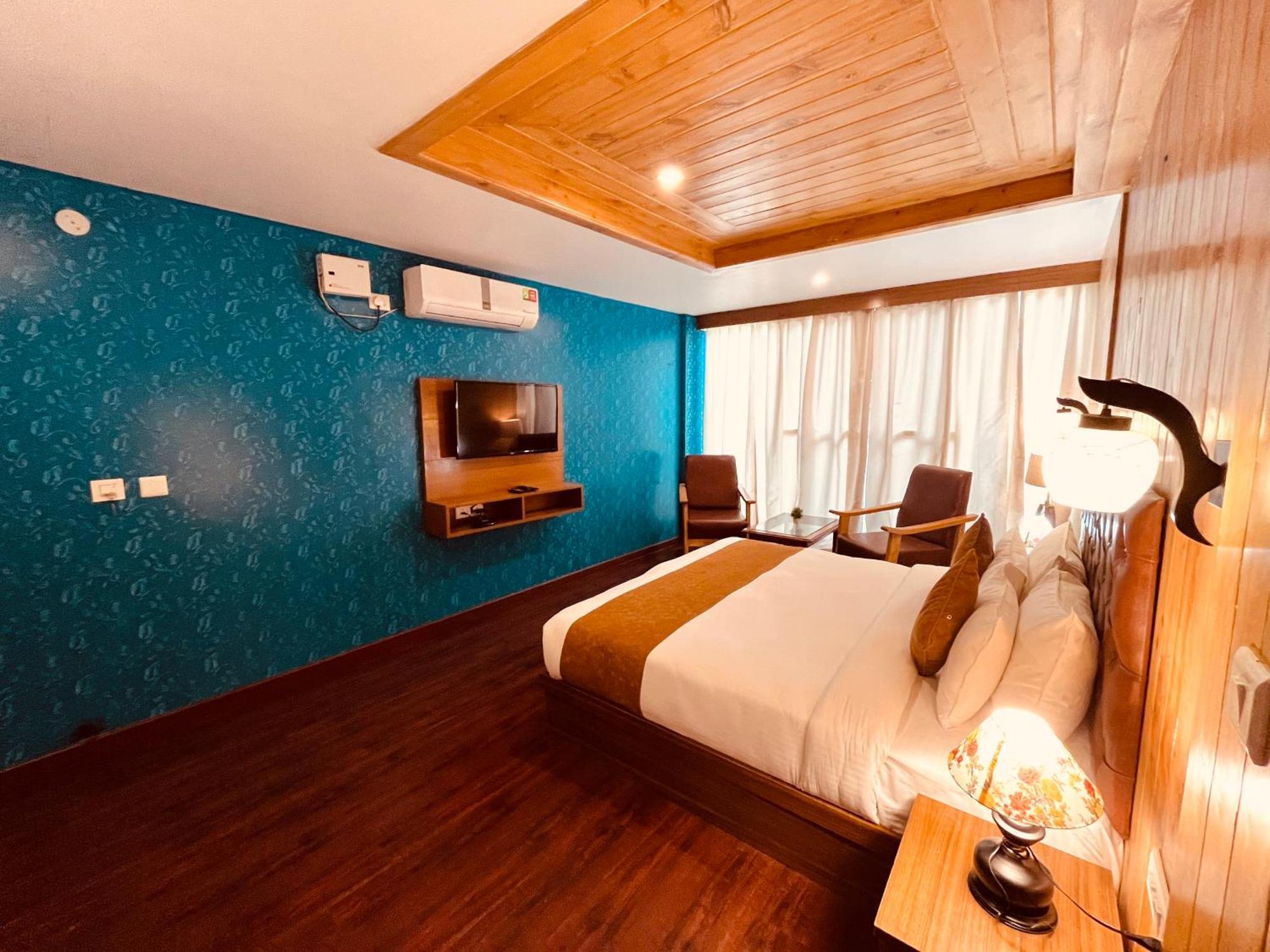 The Vista Legacy Resort, - #near Mall Road #centrally Heated & Air Cooled #big Parking #best Selling #premium #luxury Collection #open Terrace #lift #playing Zone #property Of The Year Hotel Manali (Himachal Pradesh)
