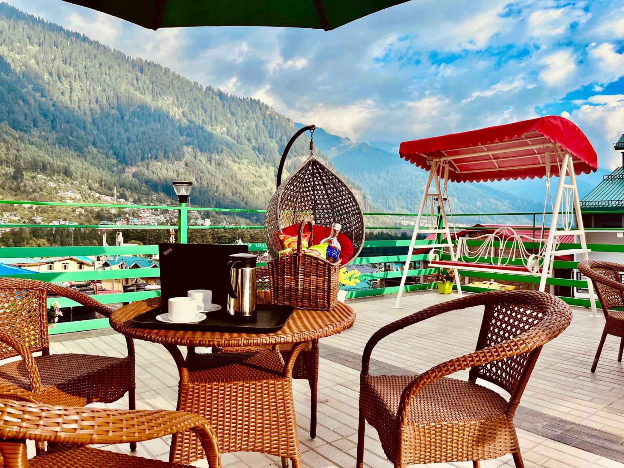 Hotel The Vista Legacy Resort, - #near Mall Road #centrally Heated & Air Cooled #big Parking #best Selling #premium #luxury Collection #open Terrace #lift #playing Zone #property Of The Year 4*