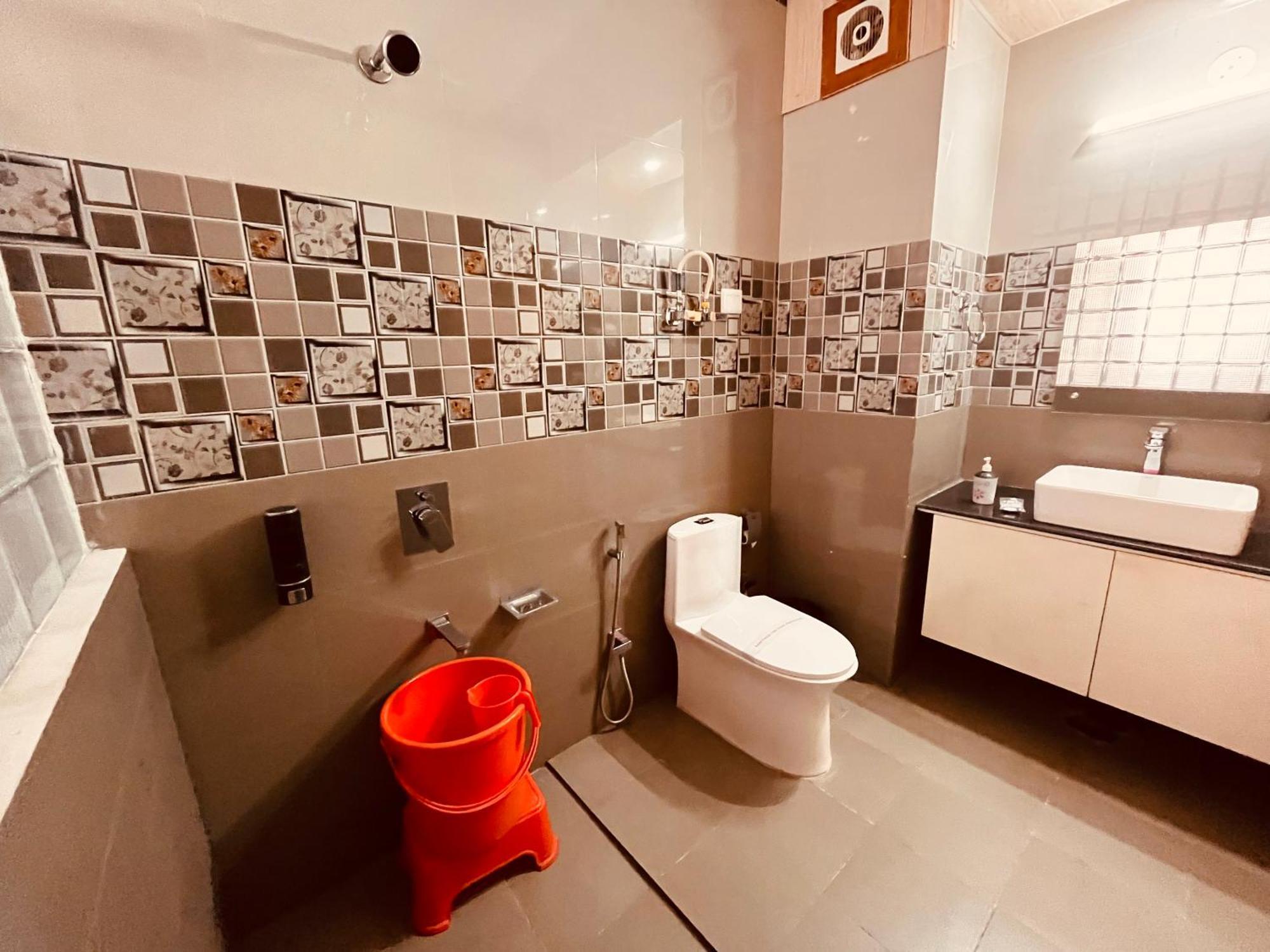 Hotel The Vista Legacy Resort, - #near Mall Road #centrally Heated & Air Cooled #big Parking #best Selling #premium #luxury Collection #open Terrace #lift #playing Zone #property Of The Year Manali (Himachal Pradesh)