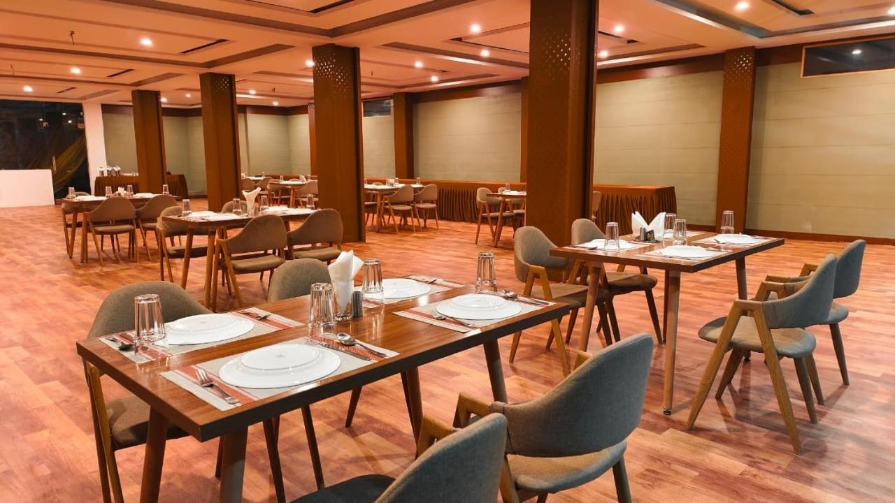 Hotel The Vista Legacy Resort, - #near Mall Road #centrally Heated & Air Cooled #big Parking #best Selling #premium #luxury Collection #open Terrace #lift #playing Zone #property Of The Year
