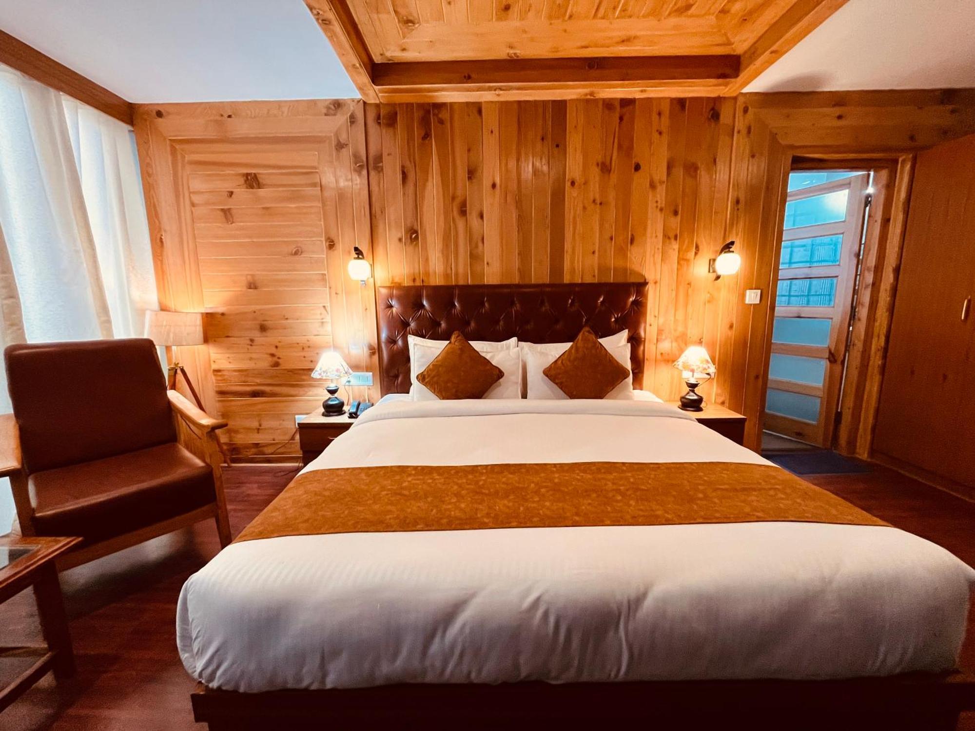The Vista Legacy Resort, - #near Mall Road #centrally Heated & Air Cooled #big Parking #best Selling #premium #luxury Collection #open Terrace #lift #playing Zone #property Of The Year Hotel Manali (Himachal Pradesh)