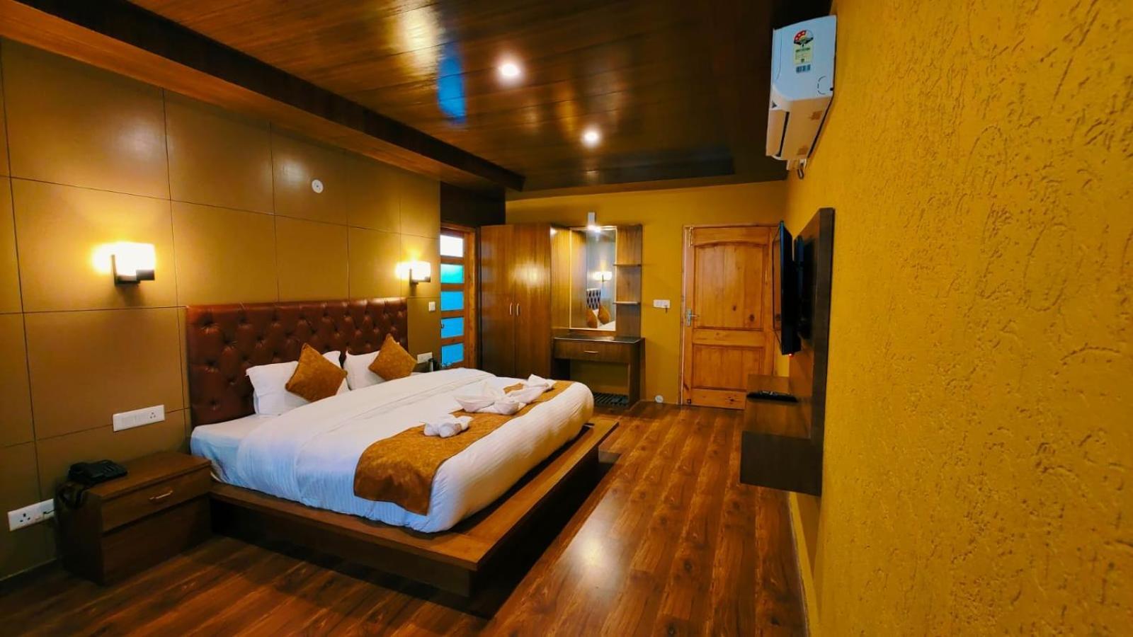The Vista Legacy Resort, - #near Mall Road #centrally Heated & Air Cooled #big Parking #best Selling #premium #luxury Collection #open Terrace #lift #playing Zone #property Of The Year Manali (Himachal Pradesh)