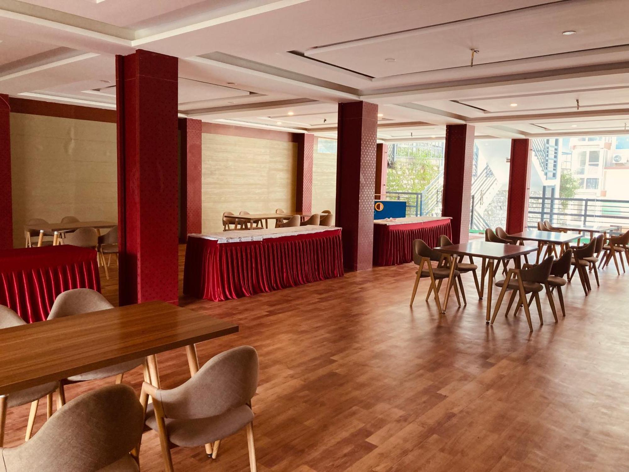 The Vista Legacy Resort, - #near Mall Road #centrally Heated & Air Cooled #big Parking #best Selling #premium #luxury Collection #open Terrace #lift #playing Zone #property Of The Year Hotel Manali (Himachal Pradesh)