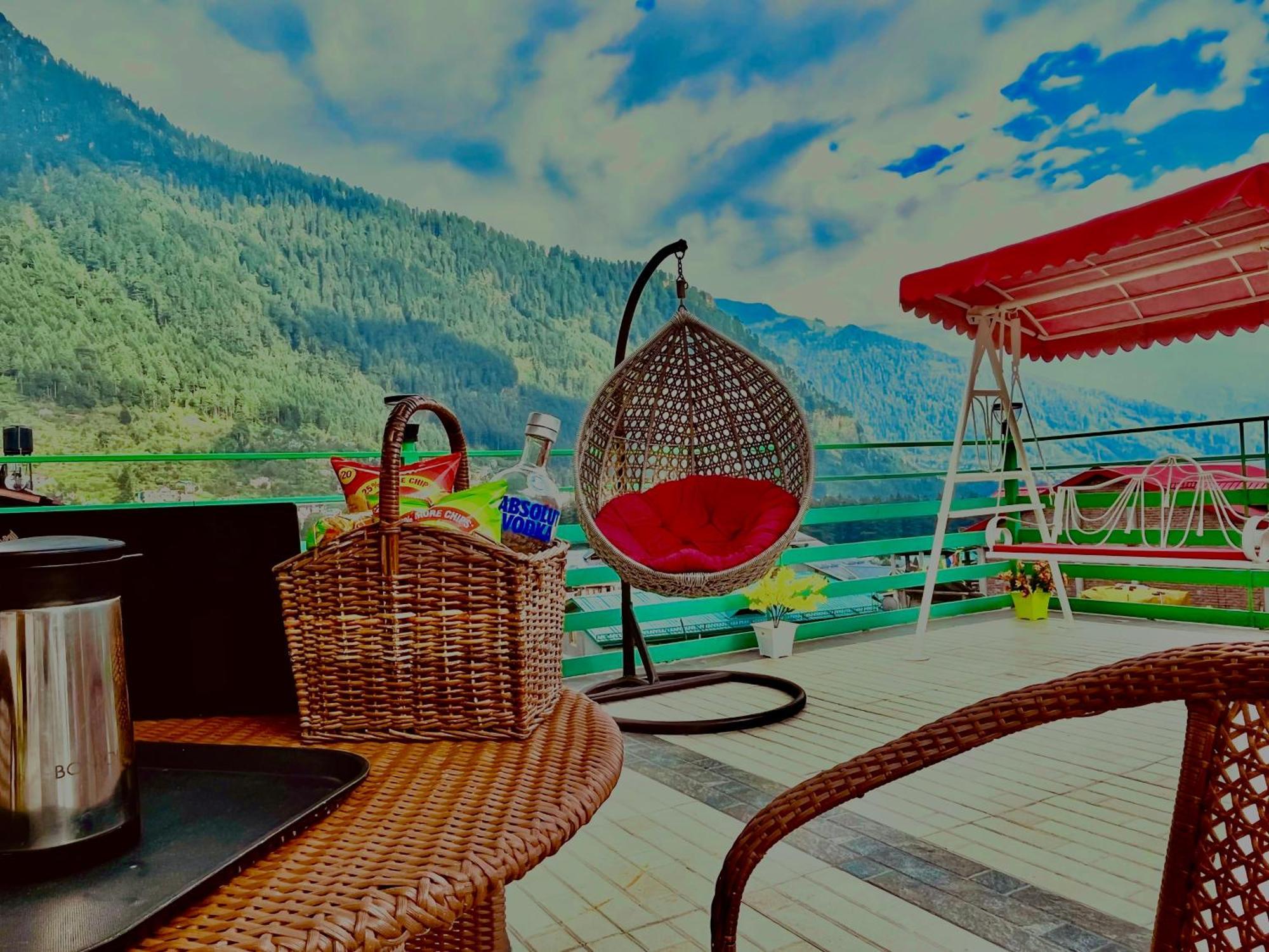 The Vista Legacy Resort, - #near Mall Road #centrally Heated & Air Cooled #big Parking #best Selling #premium #luxury Collection #open Terrace #lift #playing Zone #property Of The Year 4* Manali (Himachal Pradesh)