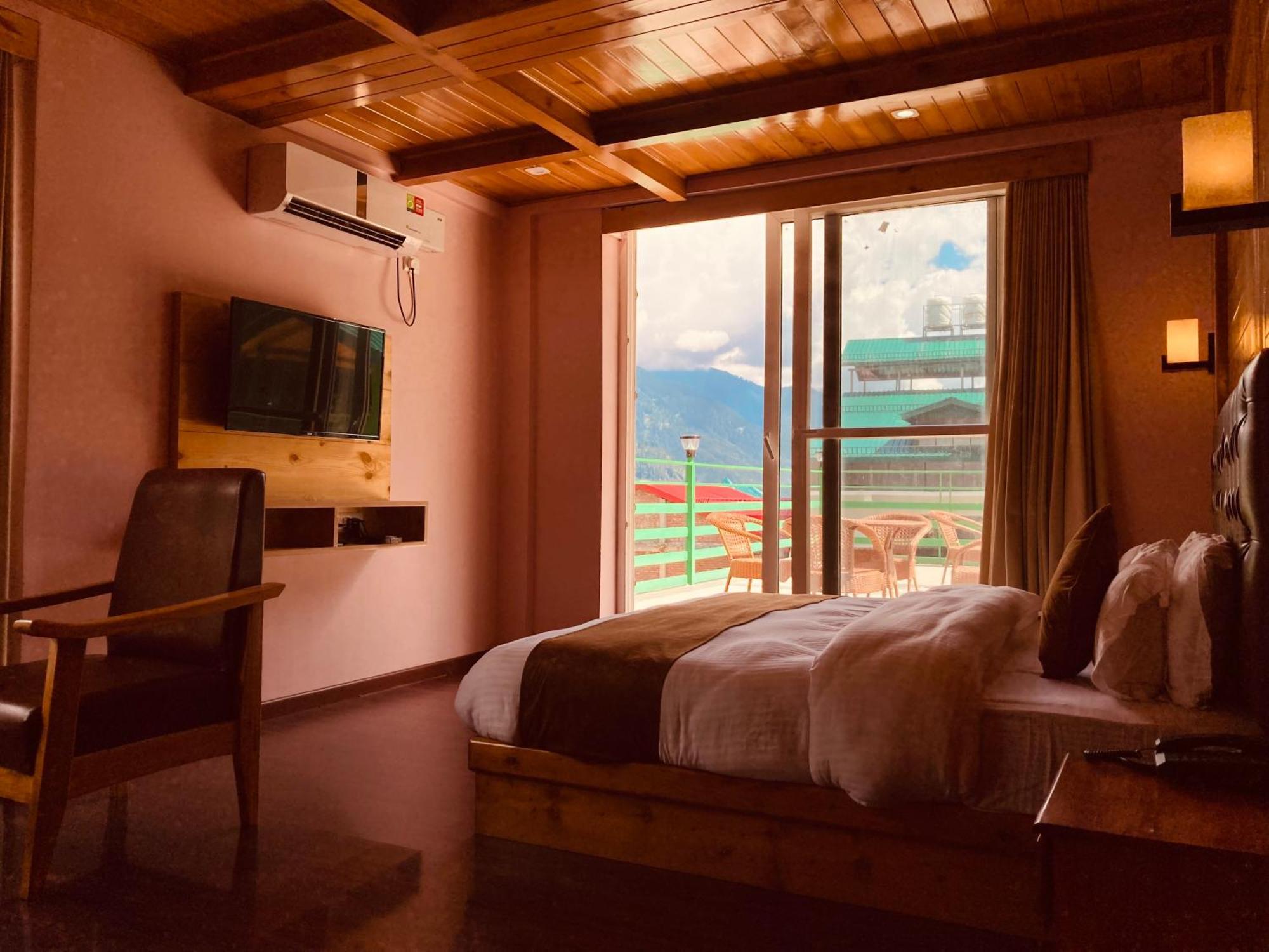 The Vista Legacy Resort, - #near Mall Road #centrally Heated & Air Cooled #big Parking #best Selling #premium #luxury Collection #open Terrace #lift #playing Zone #property Of The Year Hotel Manali (Himachal Pradesh)