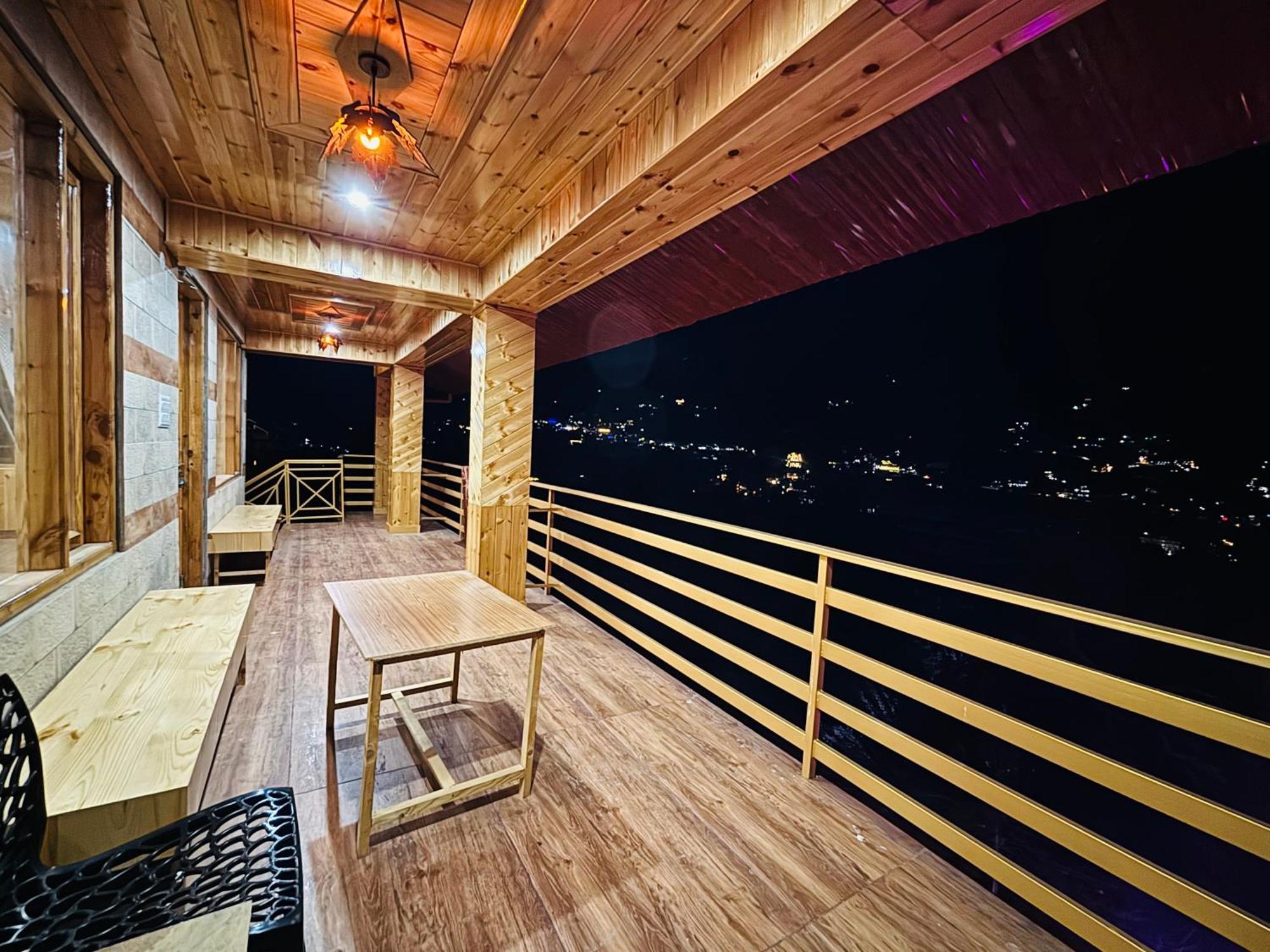 Kashi Mount View & Cafe Hotel Manali (Himachal Pradesh)