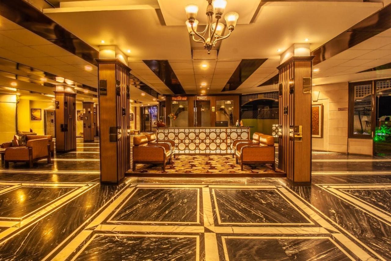 The Grand - A River And Mountain View Resort, #private Parking #gym Hotel