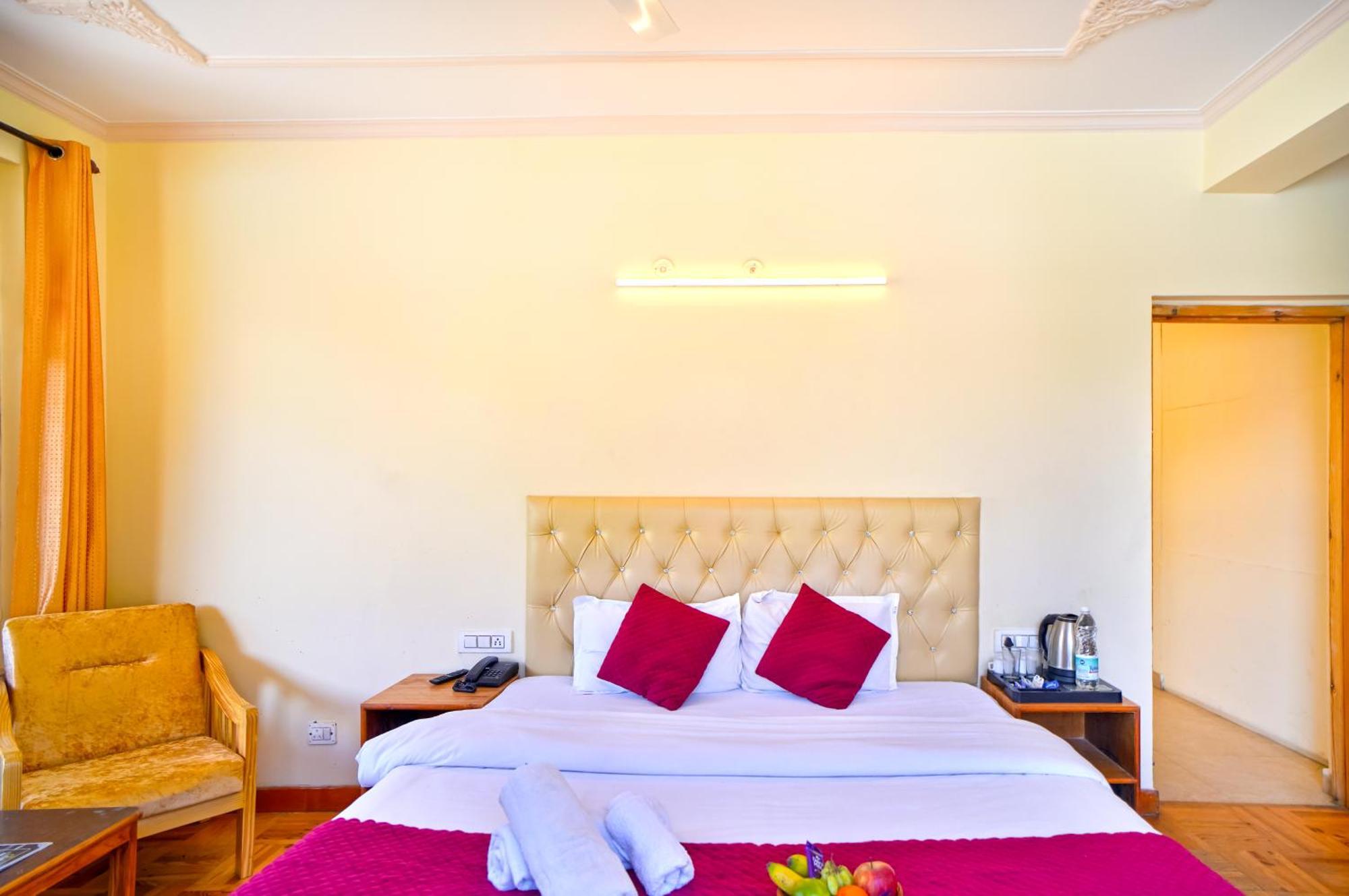 !!! The Nirvana Hills By Manu !!! A Luxury With Mountain View!!!couple Friendly!!! Balcony Rooms!!!open Terrace With 360 View!!! Manali (Himachal Pradesh)