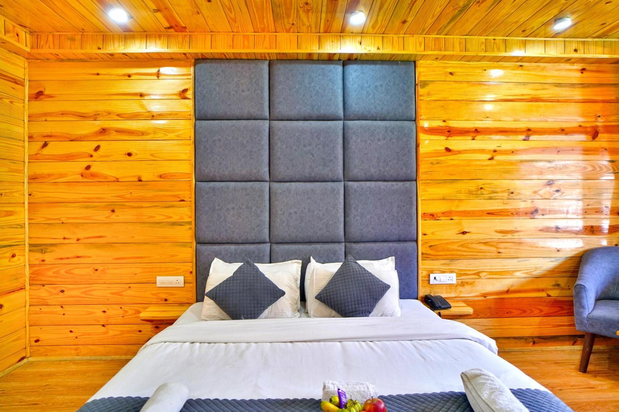 Hotel !!! The Nirvana Hills By Manu !!! A Luxury With Mountain View!!!couple Friendly!!! Balcony Rooms!!!open Terrace With 360 View!!! Manali (Himachal Pradesh)