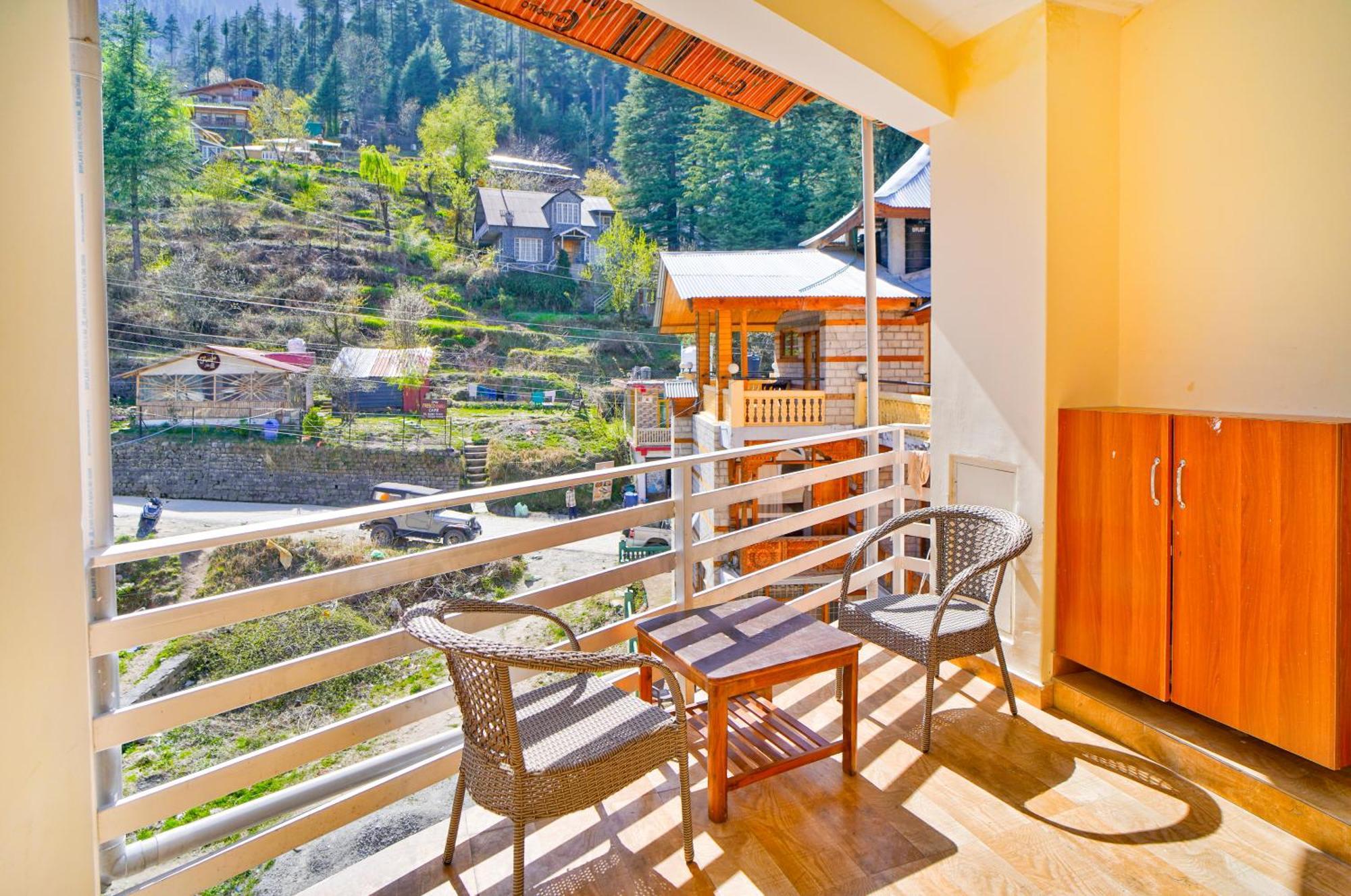 !!! The Nirvana Hills By Manu !!! A Luxury With Mountain View!!!couple Friendly!!! Balcony Rooms!!!open Terrace With 360 View!!! 4* Manali (Himachal Pradesh)