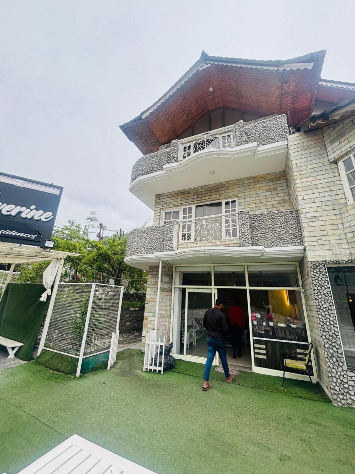 Hotel Villa Riverine Cafe & Riverview Near Mall Road Manali Manali (Himachal Pradesh)