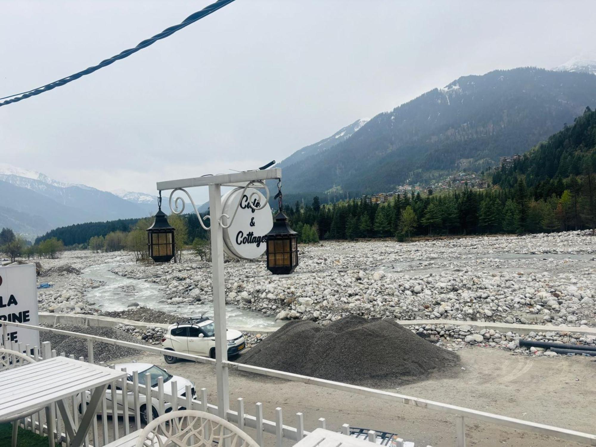 Hotel Hotel Villa Riverine Cafe & Riverview Near Mall Road Manali