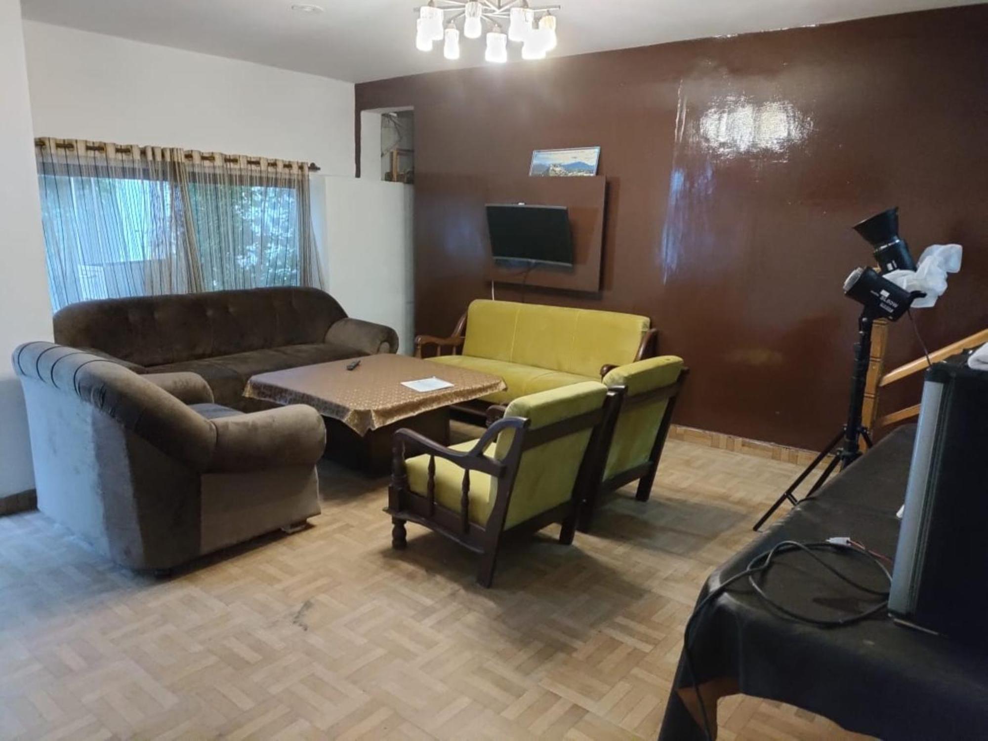 Hotel Hotel Villa Riverine Cafe & Riverview Near Mall Road Manali 4*