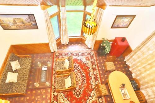 Villa Vibes And Trails Manali (Himachal Pradesh)