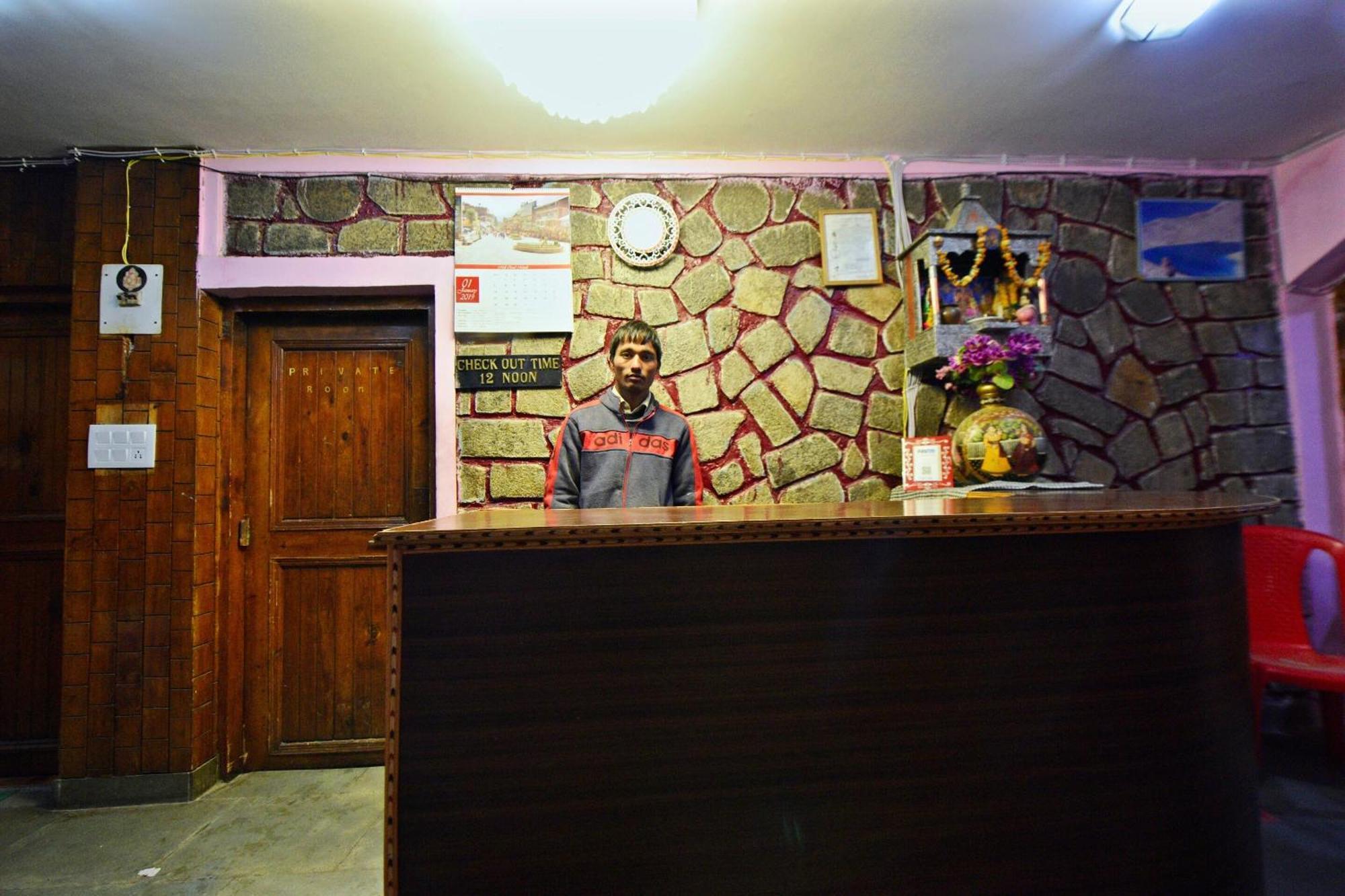 O Potala Hotel 3*