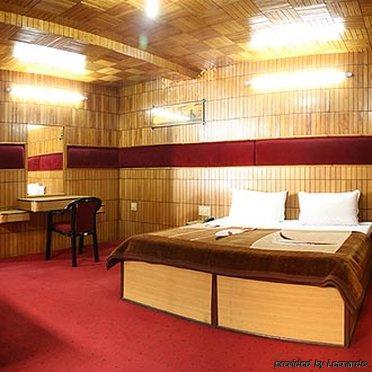 New Adarsh 2* Manali (Himachal Pradesh)