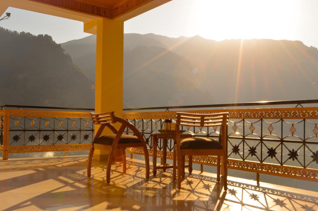 Hotel Pause At