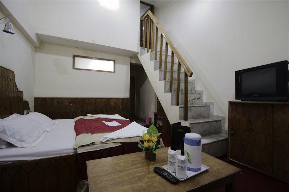 Hotel The Shivalik Manali (Himachal Pradesh)