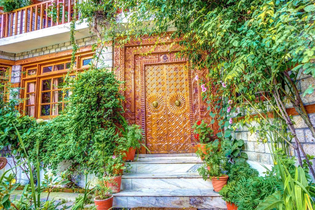Hotel Himalayan 2*