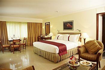 Club Mahindra White Meadows Hotel 4*