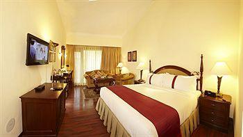 Club Mahindra White Meadows Hotel