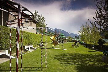 Club Mahindra White Meadows Hotel 4*