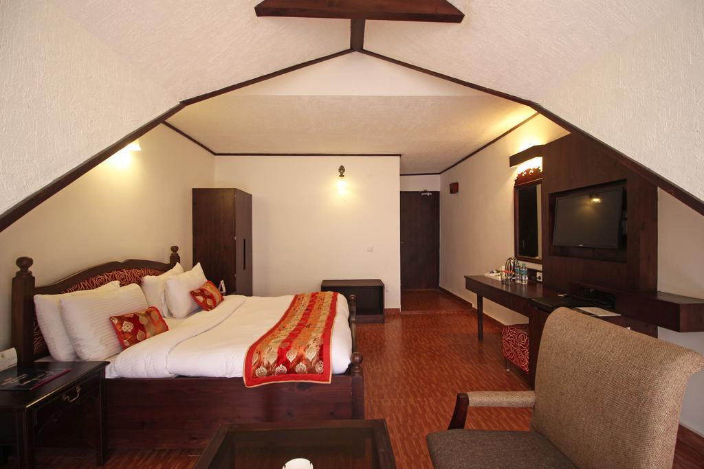Hotel The Whispering By Vivaan 4*