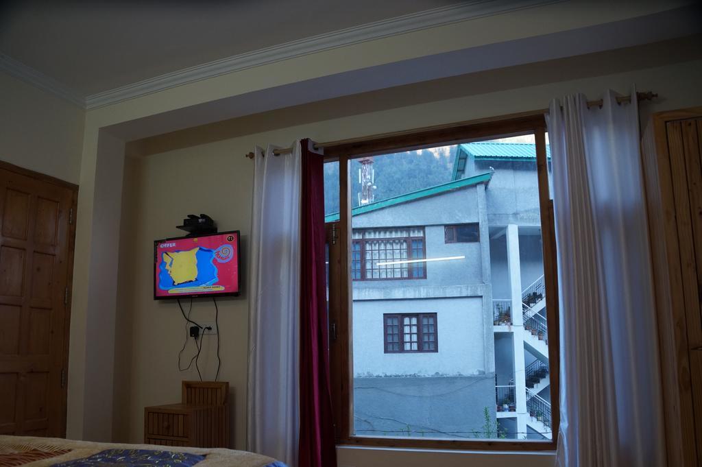 Hotel Ambika Manali (Himachal Pradesh)