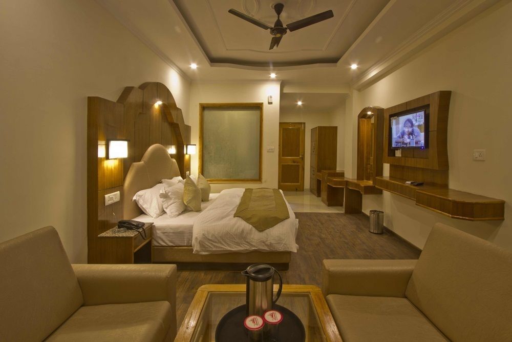 Hotel The Paramount Manali (Himachal Pradesh)